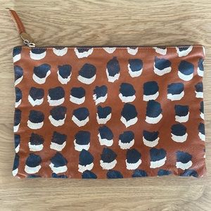 Clare V. flat clutch